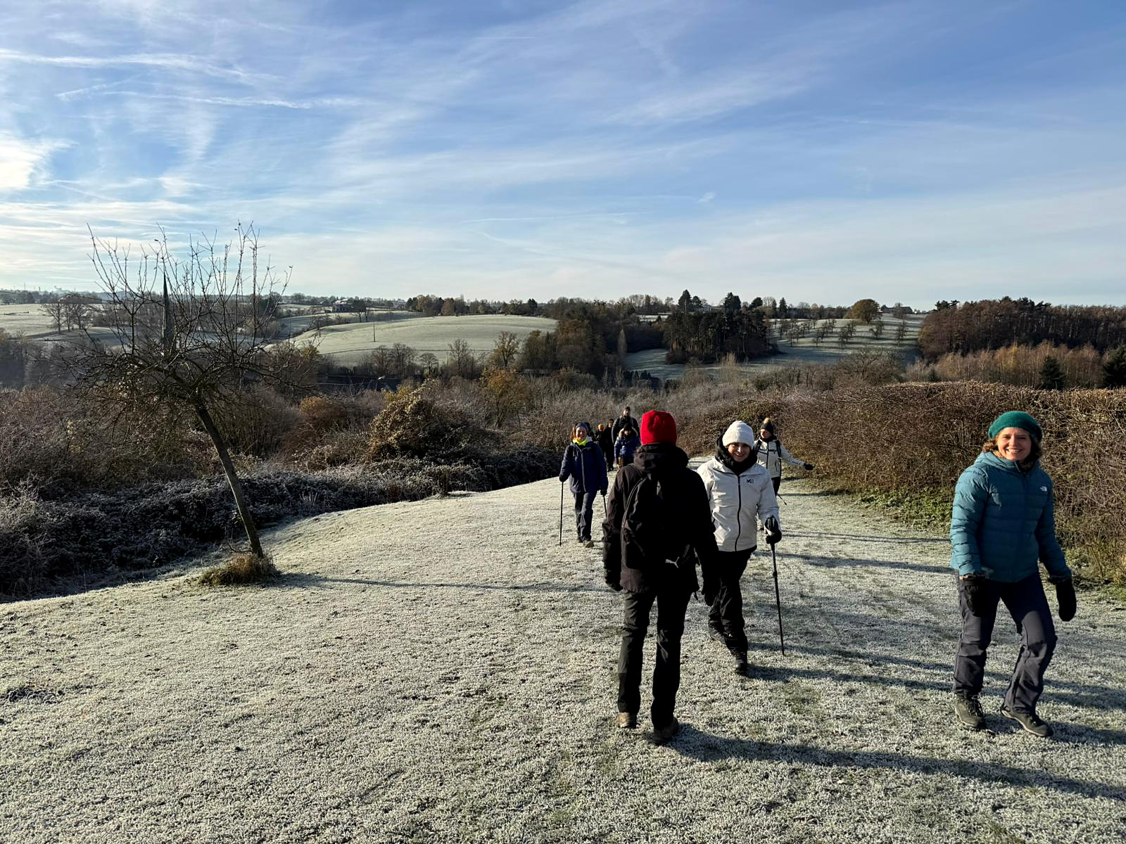 Randonnée hivernale sur les collines givrées