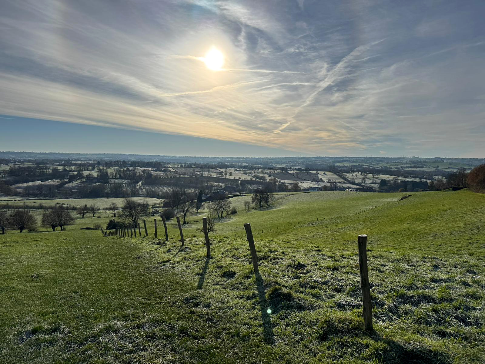 Vue panoramique des campagnes ardennaises au lever du soleil