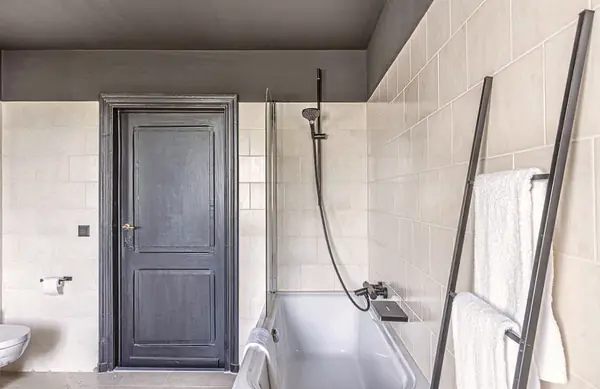 Chambre 10 — Salle de bain