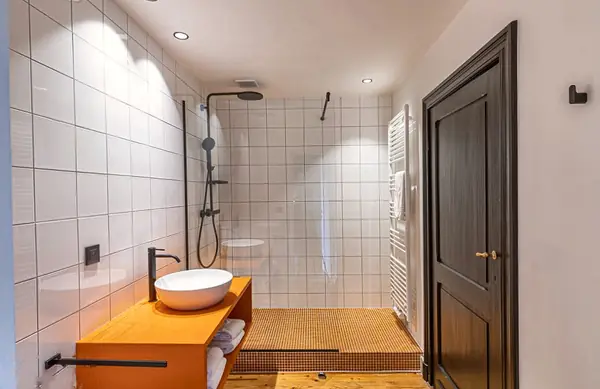 Chambre 12 — Salle de bain